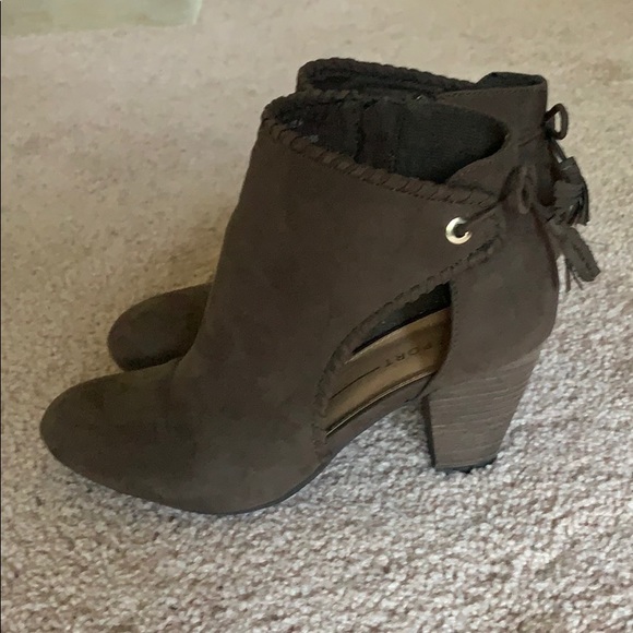 Brown booties - Picture 2 of 3